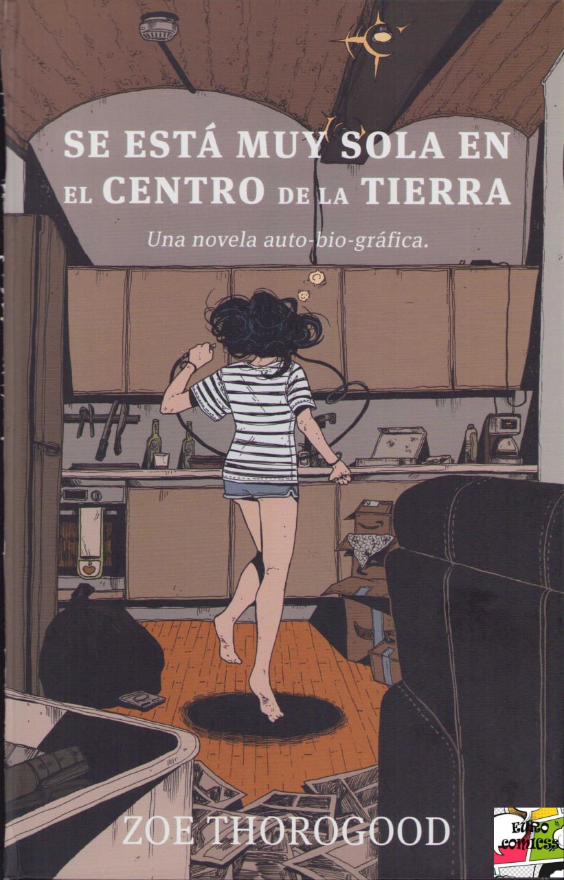 Portada ampliada de SE ESTÁ MUY SOLA EN EL CENTRO DE LA TIERRA