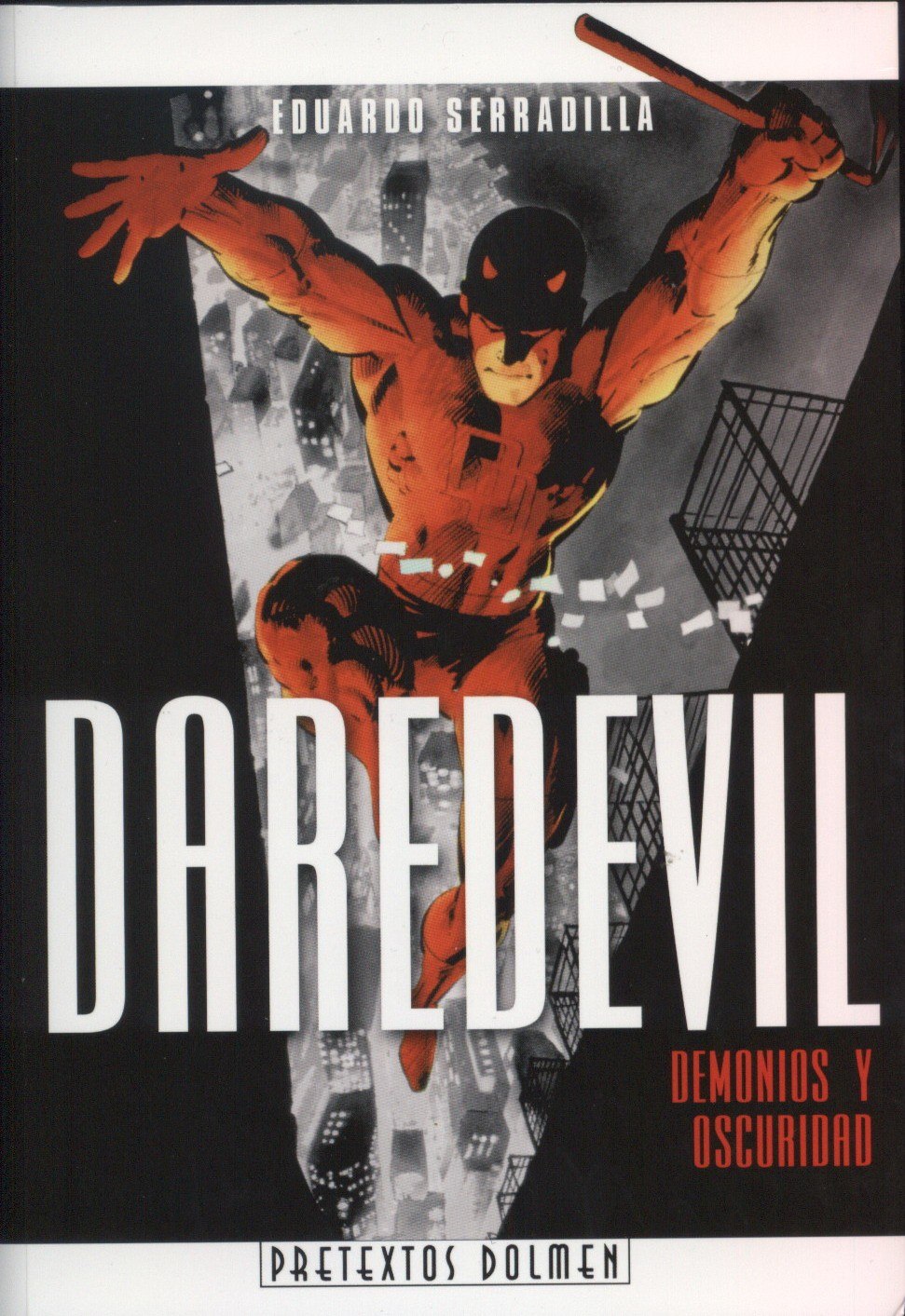 Portada ampliada de DAREDEVIL DEMONIOS Y OSCURIDAD