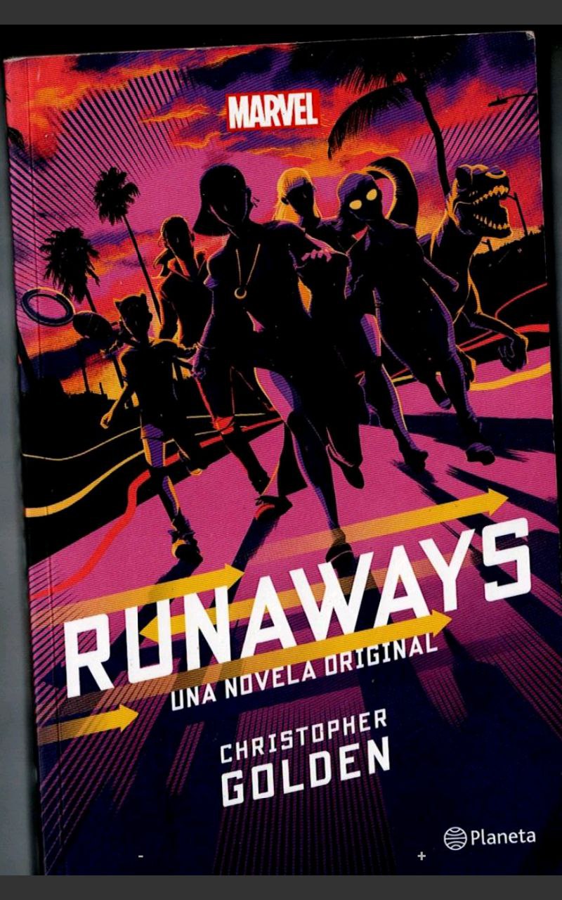 Portada ampliada de RUNAWAYS