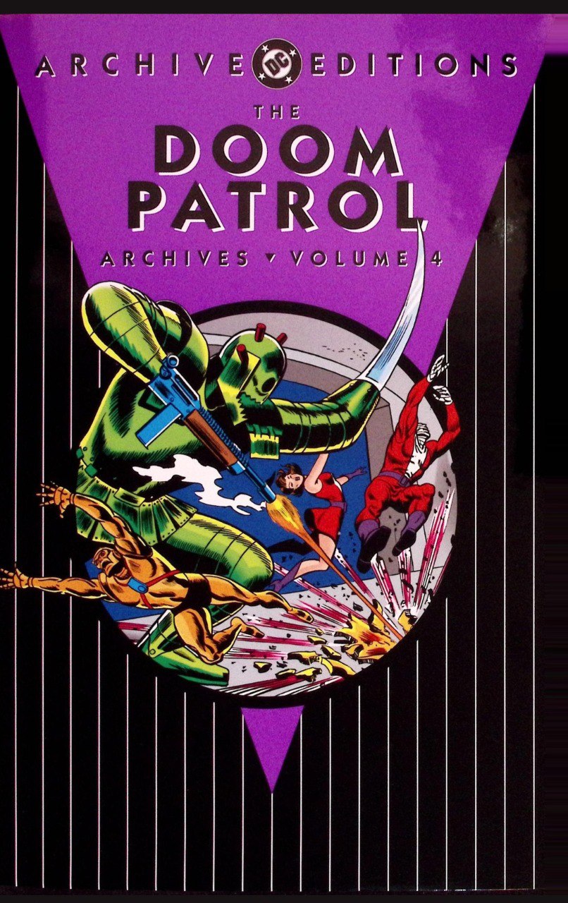Portada ampliada de THE DOOM PATROL ARCHIVES VOLUME 4